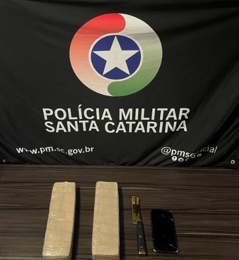 Polícia Militar apreende drogas em operação na rodoviária de Maravilha