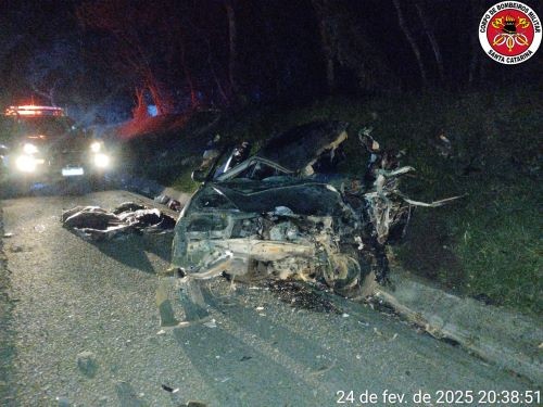 Duas pessoas perdem a vida na BR 116 em SC em grave acidente de trânsito