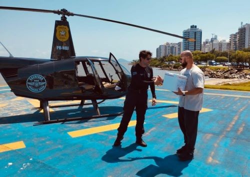 Helicóptero apreendido do tráfico é usado em transporte de material genético para transplante em SC