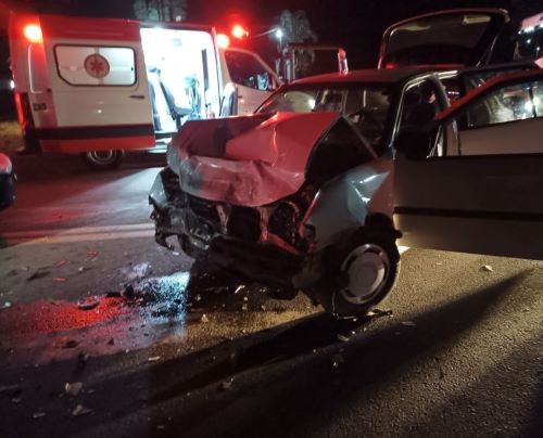 Grave acidente na BR-282 deixa duas vítimas em estado grave no Oeste