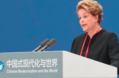Dilma é reeleita para comandar Banco do Brics por mais 5 anos