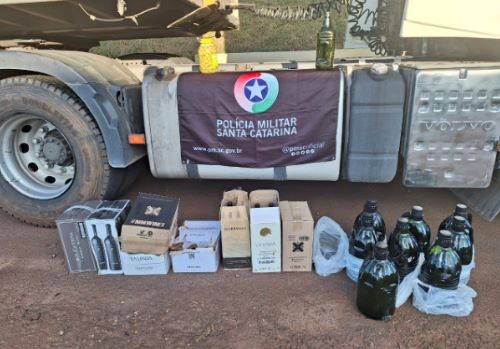 Polícia apreende 48 pneus, 8 caixas de vinho e 40 litros de azeite em fiscalização no Oeste