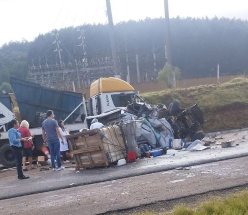 Grave acidente deixa dois mortos na SC-350 na manhã desta quarta-feira