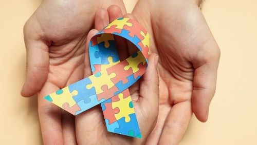 Escola é condenada por recusar matrícula de criança com autismo em SC