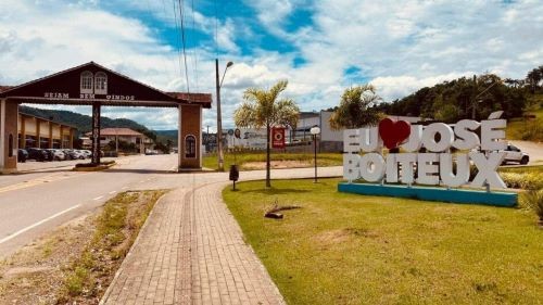 Pai é morto por engano em emboscada contra o filho em aldeia indígena em SC