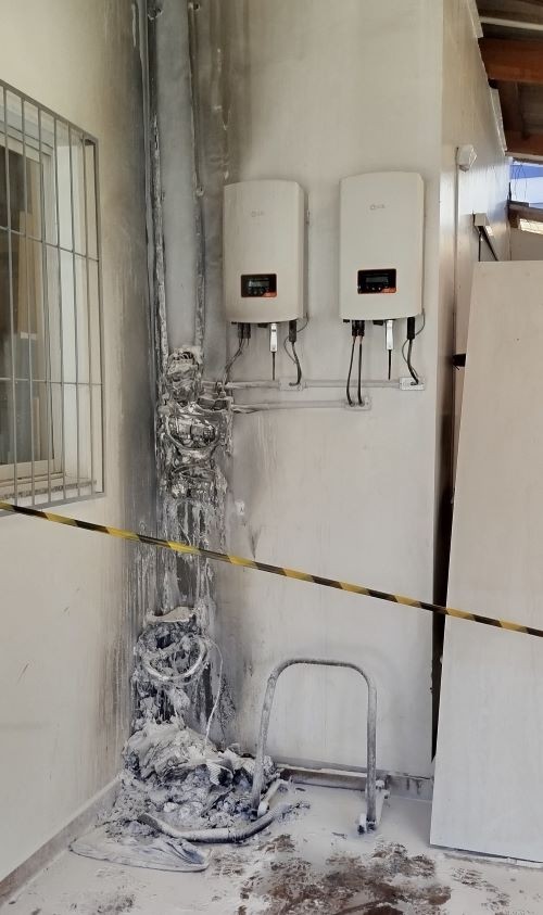 Incêndio em residência mobiliza Bombeiros no Centro de Maravilha