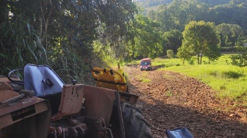 Idoso morre em acidente com trator no interior de Saudades