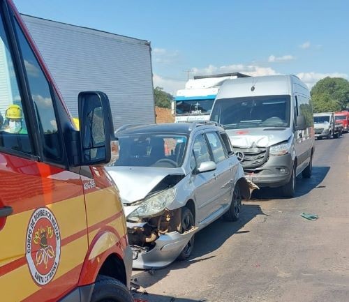 Engavetamento no entroncamento da BR-282 com a BR-158 em Maravilha deixa um ferido