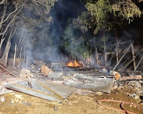 Incêndio destrói aviário de 900m² no interior de Maravilha