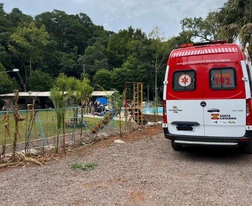Mulher de 29 anos morre afogada em piscina no Oeste