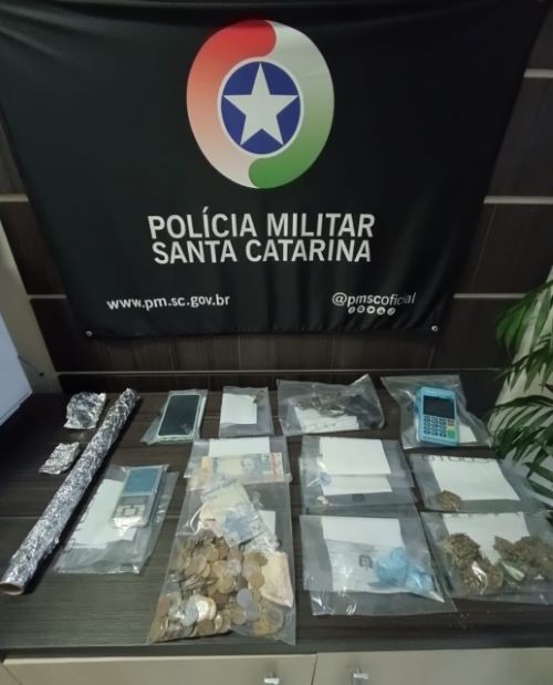Homem é preso com armas e drogas em Maravilha