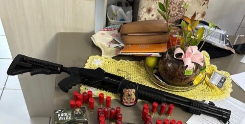Após encontrar 21 kg de cocaína em encomenda interceptada em Chapecó, PF deflagra operação