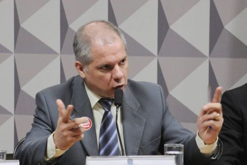 Presidente do INSS é afastado após operação da PF que investiga prejuízo de R$ 6,3 bilhões