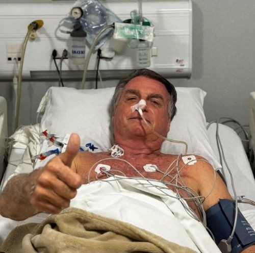 Bolsonaro passa por cirurgia de 12 horas e segue na UTI em estado estável