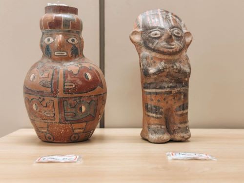 Artefatos históricos peruanos são recuperados pela polícia em SC