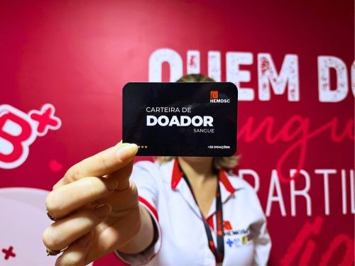 Hemosc lança novos modelos de carteirinhas para doadores de sangue em SC