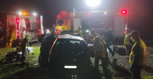 Colisão entre carreta e carro deixa motorista ferido na BR-158 em Cunha Porã