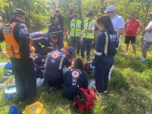 Homem morre após se afogar em açude no interior de Chapecó