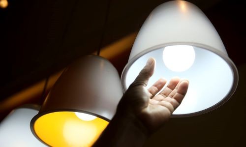 Junho com bandeira tarifária vermelha, conta de luz fica mais cara