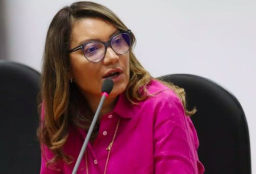 Na mira da Justiça: Governo tem 20 dias para explicar gastos com viagens de Janja