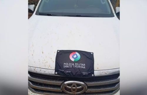 Dupla invade casa pelo banheiro, agride e amarra morador e foge com caminhonete em Campo Erê