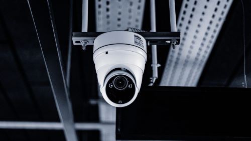 SC vai instalar mil câmeras de reconhecimento facial para localizar foragidos e desaparecidos