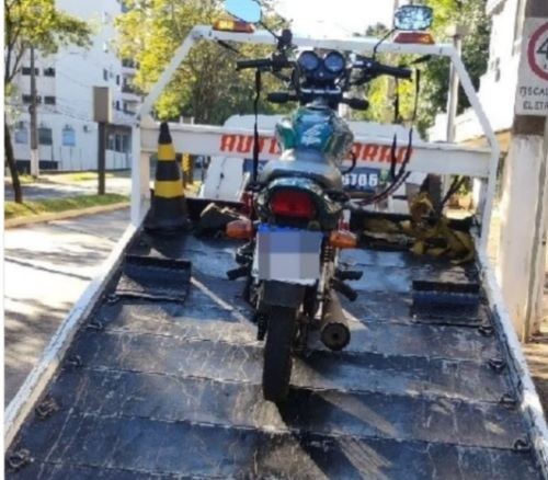 Guarda Municipal apreende moto com mais de R$ 22 mil em dívidas; condutor não era habilitado