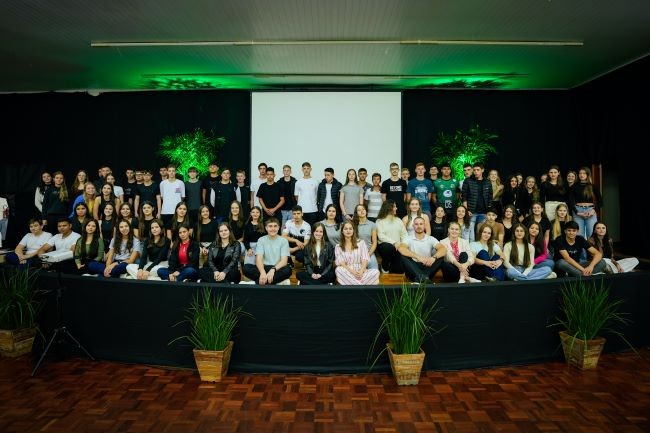 Programa Líder Jovem reúne mais de 300 participantes em três estados