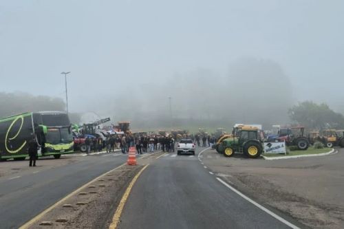 Agricultores bloquearam rodovias no RS em protesto por apoio do governo federal