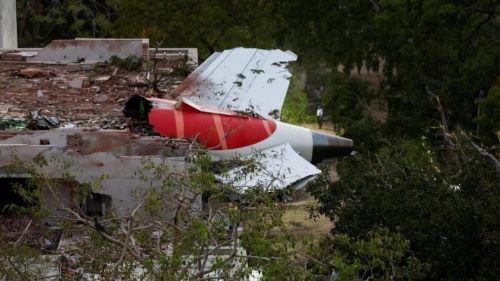 Avião cai na Índia e mata ao menos 241 pessoas: o que se sabe até agora