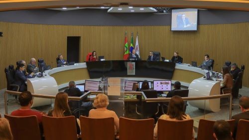 Santa Catarina: TCE aponta indícios de fraude em 18 mil bolsas de estudos da Universidade Gratuita custeadas pelo governo