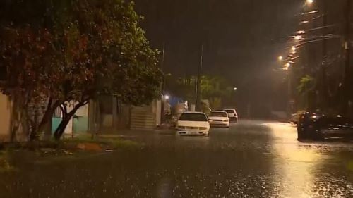 Chuvas no RS causam estragos e deixam duas mil pessoas fora de casa um ano após enchentes