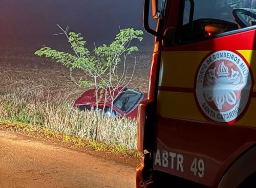 Veículo sai da pista na BR-158 em Cunha Porã e deixa um homem ferido
