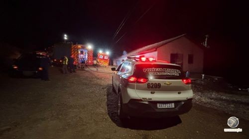 Boate às margens da BR-282 é invadida, alvejada a tiros e incendiada no Oeste
