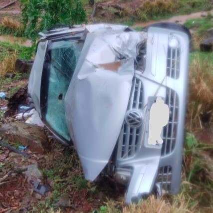 Capotamento na SC-157 em Quilombo deixa quatro feridos, incluindo duas crianças