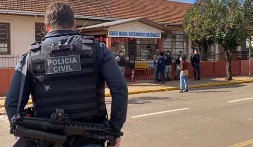 Uma criança morre e outras três pessoas ficam feridas em ataque à escola no Rio Grande do Sul