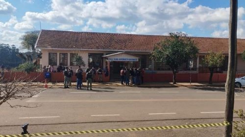 Com um golpe certeiro de pá, zelador fez adolescente soltar facão em ataque à escola no RS