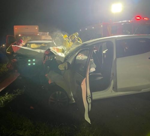 Grave colisão frontal no Oeste deixa três feridos na BR-282