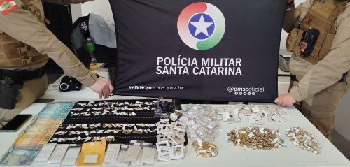 Homem é preso dentro do forro de shopping após furtar R$ 1 milhão em joias em Chapecó