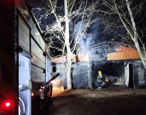 Incêndio danifica parte de aviário no interior de Saudades