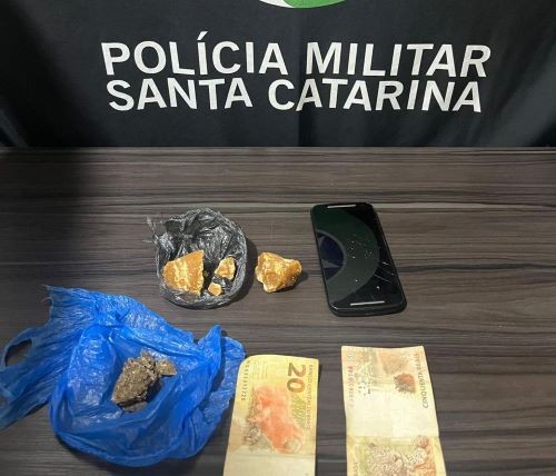 Homem é preso no centro de Maravilha por tráfico de drogas 