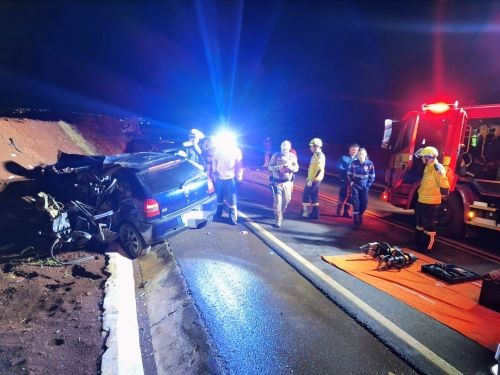 Motorista morre em colisão frontal entre carro e caminhão na SC-480, no Oeste