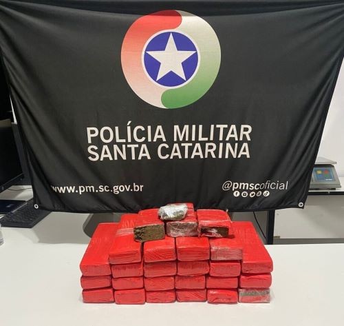 Traficante foge e abandona 15kg de droga em área de mata de Chapecó