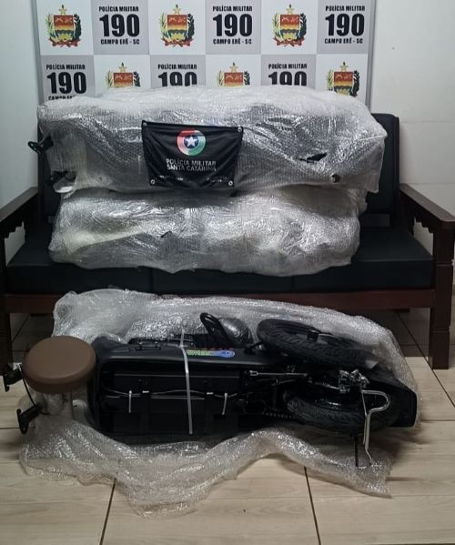 Polícia Militar apreende motocicletas elétricas sem nota em Campo Erê