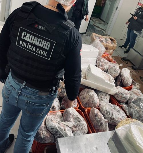 Operação em SC apreende mais de 2 toneladas de alimentos impróprios para consumo