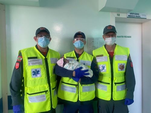 Bebê nasce em ambulância dos Bombeiros durante deslocamento ao hospital no Oeste de SC