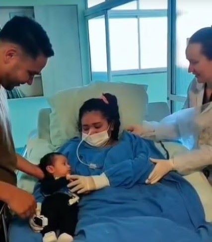 Após 22 dias na UTI, mãe tem reencontro emocionante com o filho recém-nascido em Maravilha