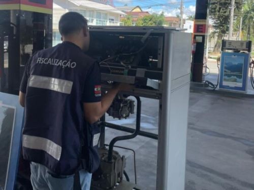 Operação Abastecimento Seguro fiscaliza postos em Santa Catarina