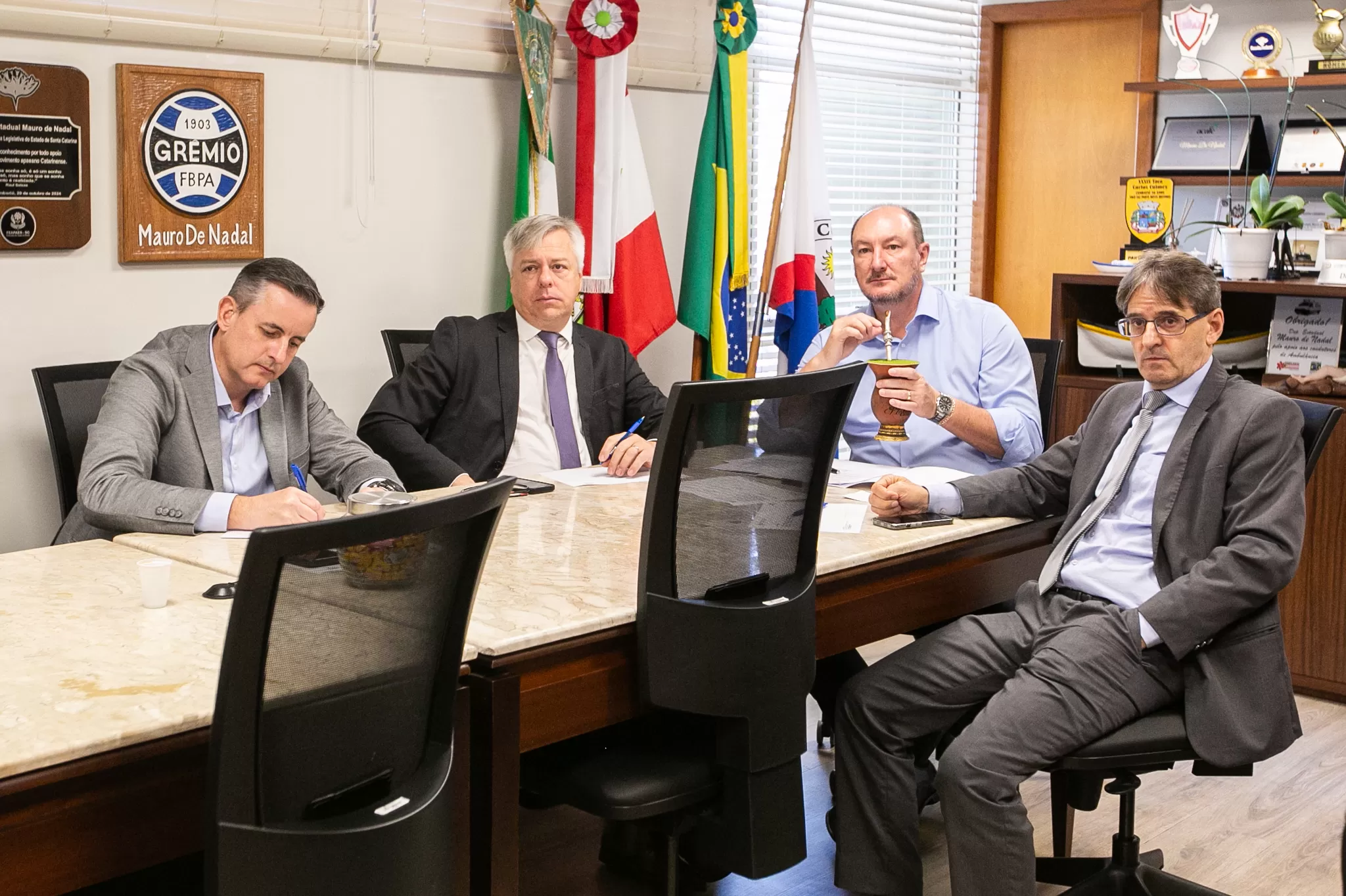 Bancada do Oeste discute demandas com secretários estaduais da Saúde, Agricultura e Infraestrutura