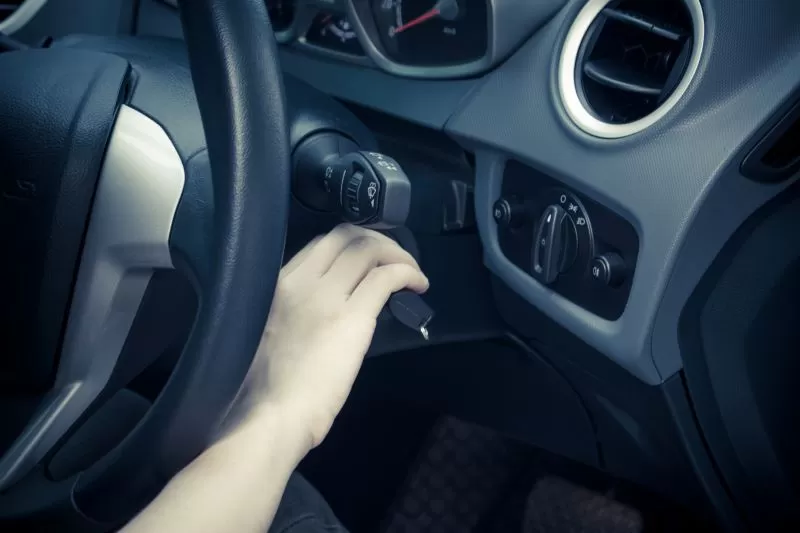 motorista- direção -volante- cnh-convertido